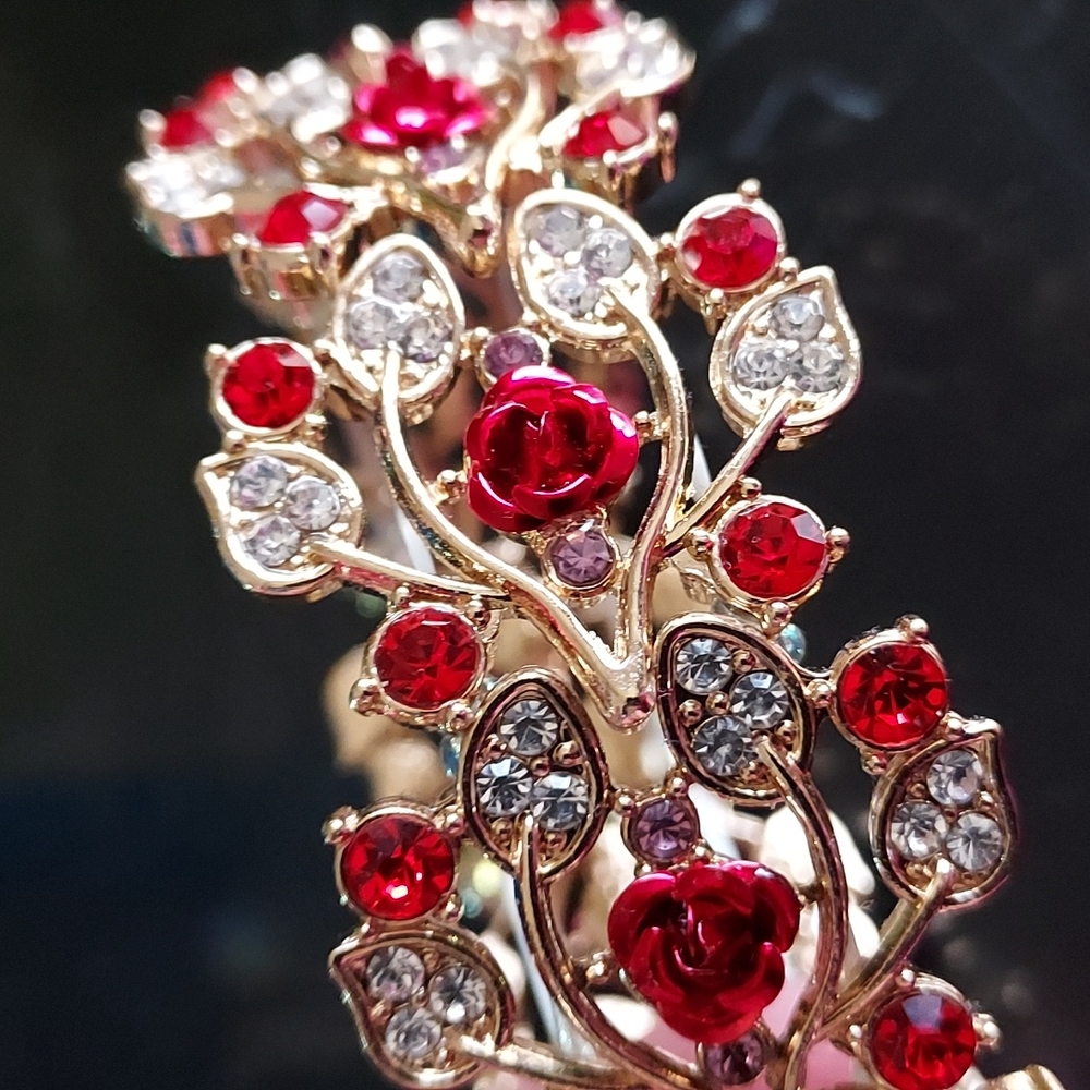 Rhinestones and Roses 🌹 goldtone bracelet, vintage, EUC - Picture 3 of 9